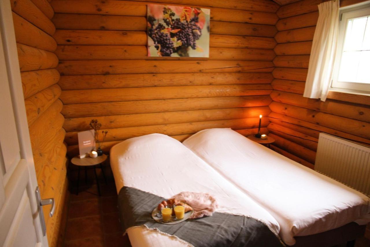 Wijngaard Saalhof Bed and Breakfast Wognum Eksteriør billede